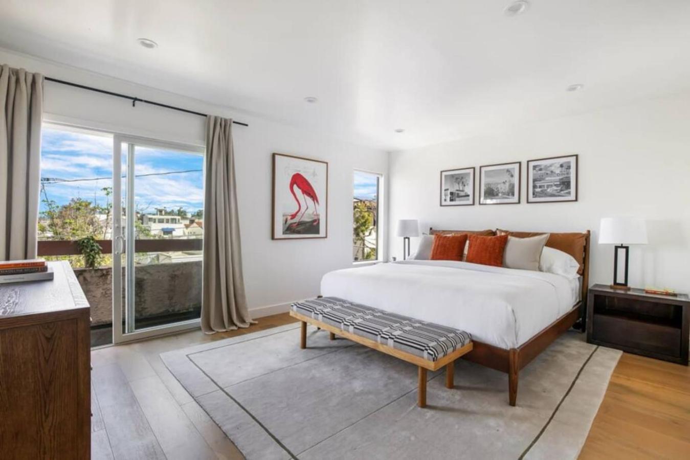 Pacific Breeze - Modern Venice *